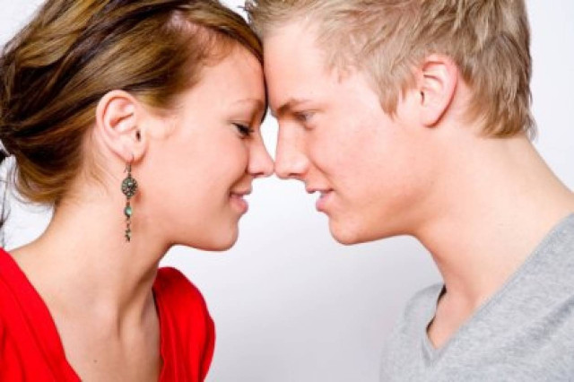 Τα ετερώνυμα έλκονται!