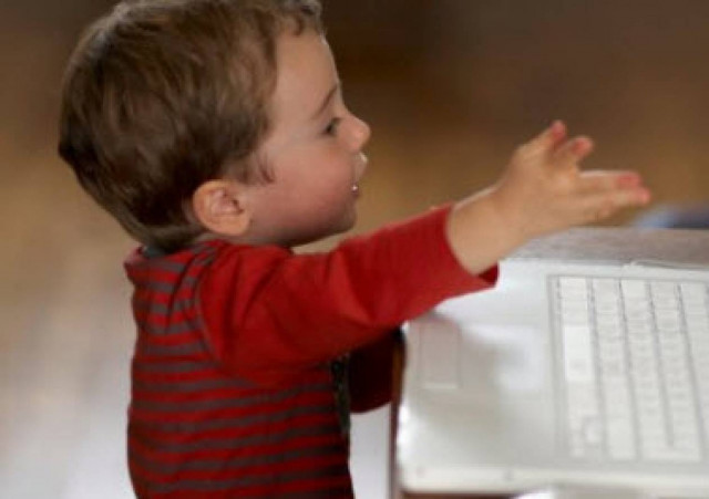 Το Facebook διώχνει τα παιδιά