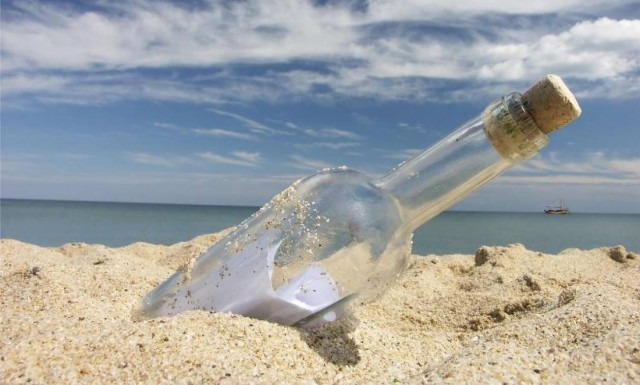 Ταξίδευε για 24 χρόνια στη θάλασσα το μήνυμα 5χρονου αγοριού