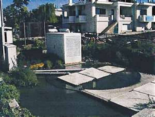 Η ΕΕ απειλεί την Ελλάδα για τα λύματα