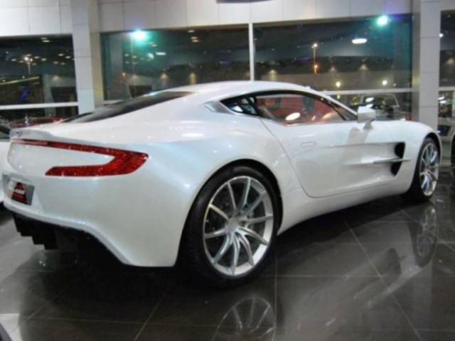 Aston Martin One – 77