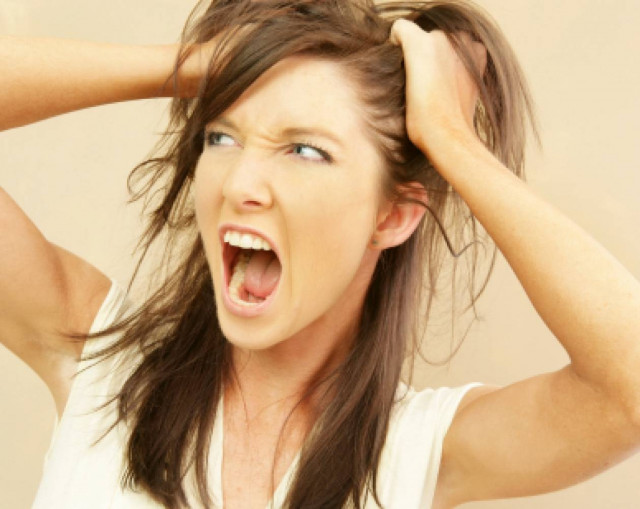 Μετάτρεψε τα χάλια μαλλιά σε… κομμωτηρίου