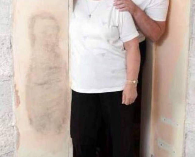 H μορφή του θείου βρέφους σε... τοίχο;