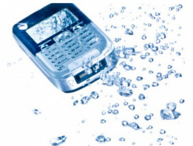 Κινητό με... ρύζι στο φούρνο!