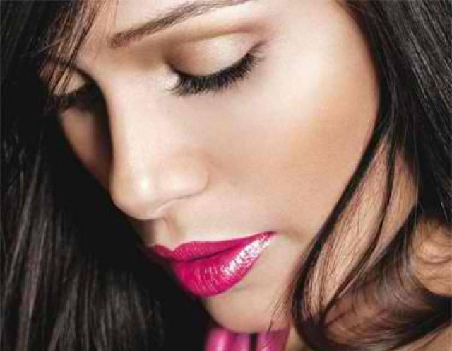Λαμπερά χείλη τη Λαμπρή!