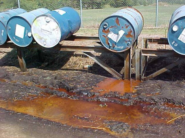 Βιομηχανικά απόβλητα στους Αγίους Θεοδώρους