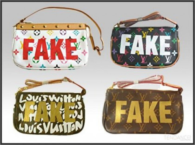 Άσε κάτω τη μαϊμού, δαγκώνει