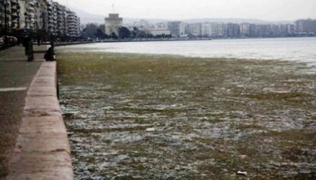 Κοκκίνισε ο Θερμαϊκός