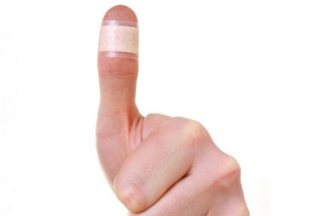 Γιατί πονάει τόσο πολύ το κόψιμο από χαρτί;