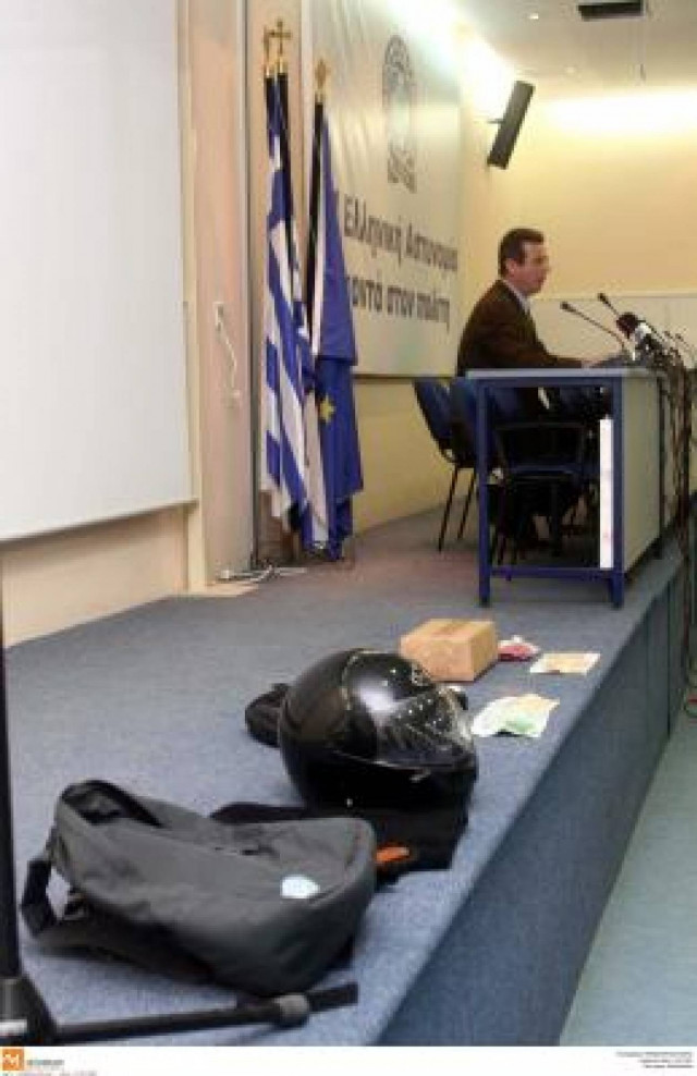 Έκρυβαν τα ναρκωτικά στο κράνος της μηχανής