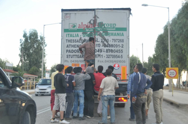 Επιδρομή λαθρομεταναστών στην Πάτρα