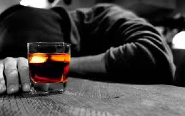 "Πότισαν" αλκοόλ 13χρονη για να τη βιάσουν
