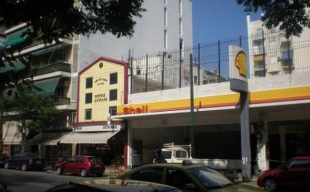 Σχολείο σε ταράτσα βενζινάδικου