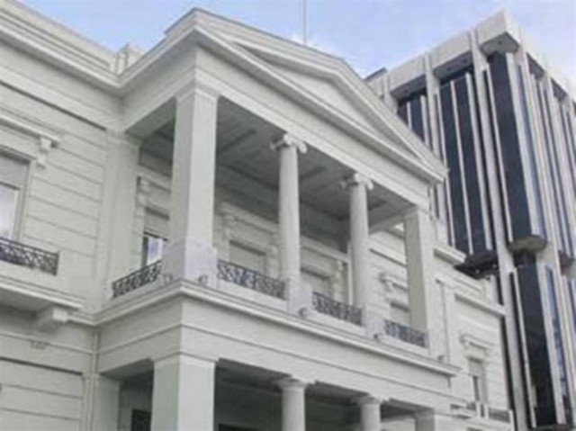 «Εμφύλιος» στους διπλωμάτες