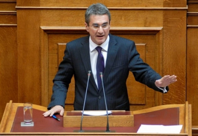 Λουκέτο και στο ΕΚΑΒ βάζει ο Λοβέρδος