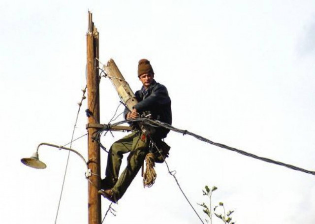 Ο εναερίτης που έπαθε ηλεκτροπληξία ήταν οδηγός!