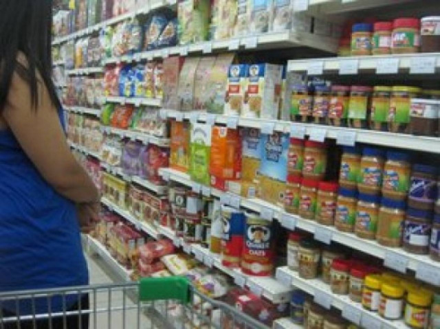 Μπουνιές για ένα πακέτο ψωμί του τοστ!