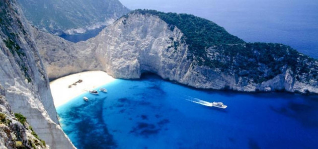 Μία γαλάζια σημαία λιγότερη στη Ζάκυνθο