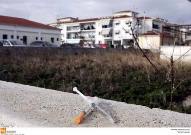 Κυρία Διαμαντοπούλου,  τα σχολεία έγιναν στέκια τοξικομανών!