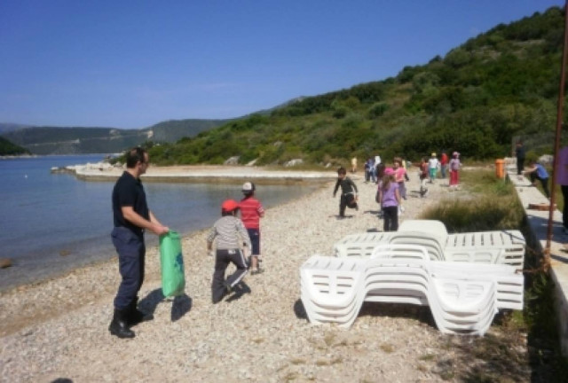 Καθαρίζουν Λ.Σχιστού και Βοτσαλάκια