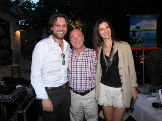 "Δυό μαύρα πουκάμισα"