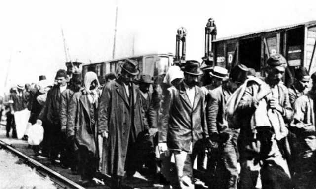 «Εκλεκτή» του ΠΑΣΟΚ μιλά για «υποτιθέμενη» γενοκτονία των Ποντίων