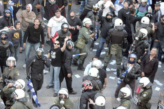 Επεισόδια μεταξύ χρυσαυγιτών και μεταναστών στην Πάτρα