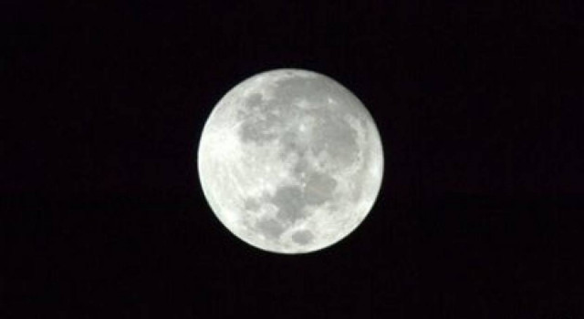 Δεκάδες μεγάλα φεγγάρια σαν τη Σελήνη μας, στο σύμπαν!