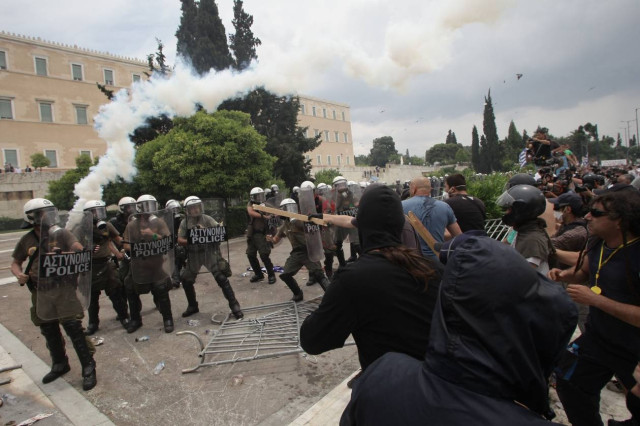 Εννέα τραυματίες από τα επεισόδια