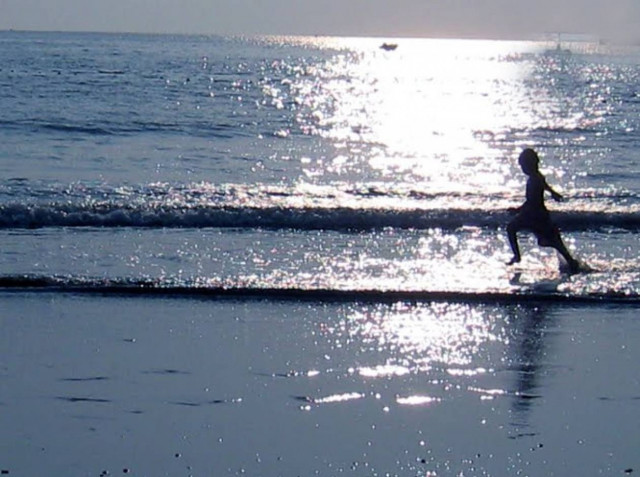 Παίζοντας …στη θάλασσα και στο βουνό