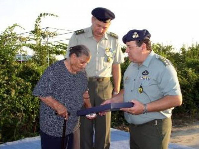 Με τιμές έγινε η κηδεία της "Κυρας των Μαρασίων"