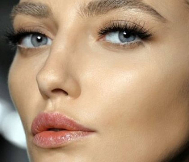 Βάλτε σωστά τη μάσκαρα και μαγνητίστε με το βλέμμα σας