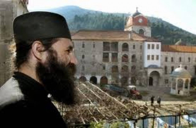 Ιερέας "έσωσε" νέο άνδρα από την αυτοκτονία