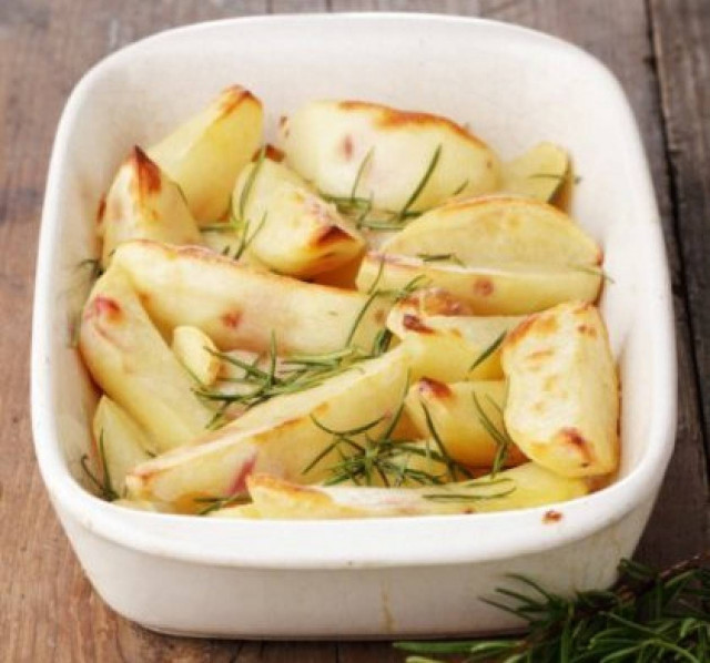 Ψητές πατάτες με δενδρολίβανο