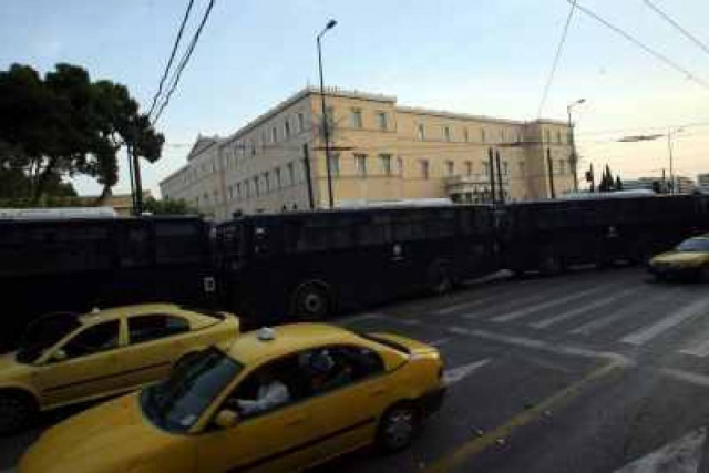 Οι «πειρατές» απελευθέρωσαν τα ταξί