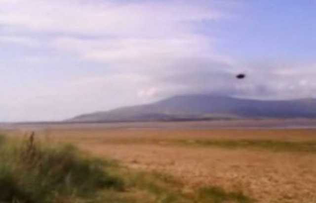 Τι είναι το περίεργο σημάδι στο βίντεο;