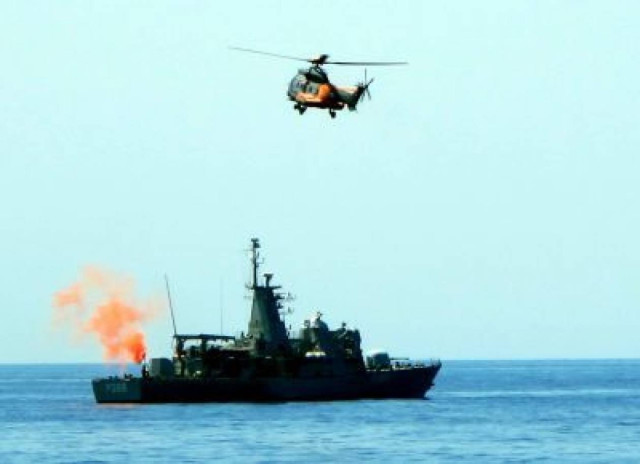 Έβγαλαν όπλα στο πλοίο για τη Γάζα