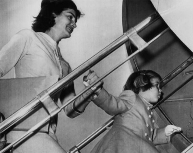 Ταξιδεύεις με αεροπλάνο; Κάντο όπως οι σταρ