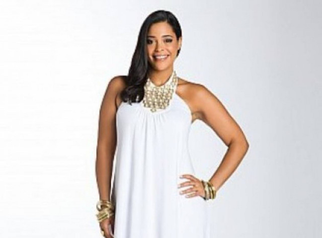 Το plus size λευκό φόρεμα