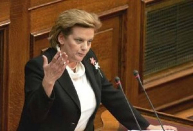 Έβγαλαν «σηκωτή» από το στούντιο την Μερεντίτη