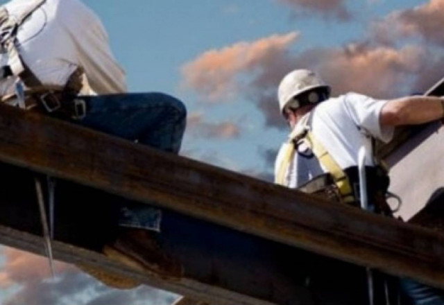 Κυβερνητικές παλινωδίες για ενιαίο μισθολόγιο και βαρέα -ανθυγιεινά