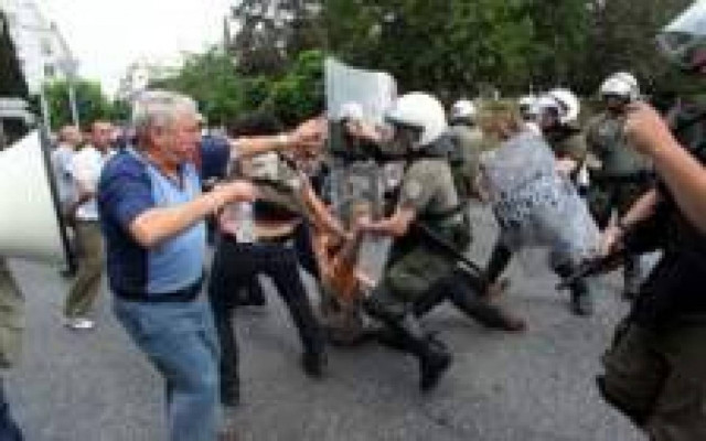 Η βία θα φέρει περισσότερη βία, κ. Παπουτσή!