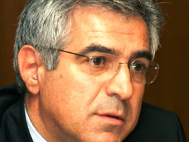 Τελικά ποιος λέει αλήθεια, κύριε Αθανασιάδη;