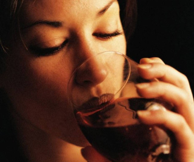 Το κόκκινο κρασί ανεβάζει τη λίμπιντο