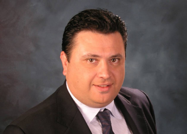 «Δεν έβαλαν «Αγανακτισμένοι» τα περιττώματα στο αυτοκίνητό μου»