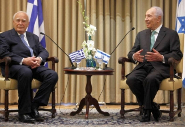 Επίσημο δείπνο Παπούλια-Πέρες