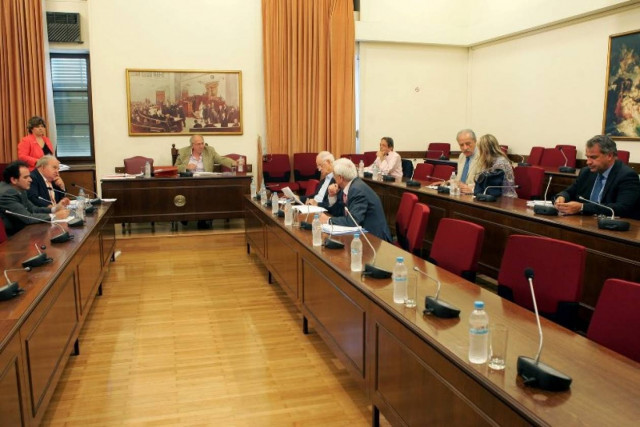 Στην επιτροπή θεσμών της Βουλής τα φαινόμενα βίας