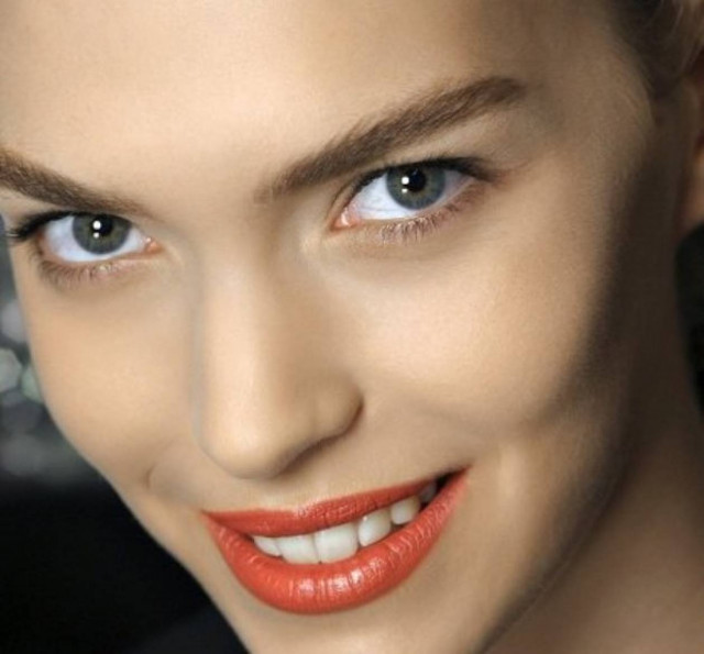 Κίνηση ματ στα χείλη