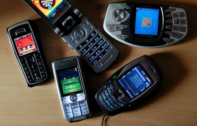 To Facebook θυμήθηκε τα «απλά» κινητά!