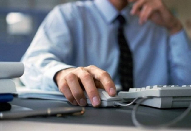 «Ψαλίδι» σε επιδόματα δημοσίων υπαλλήλων